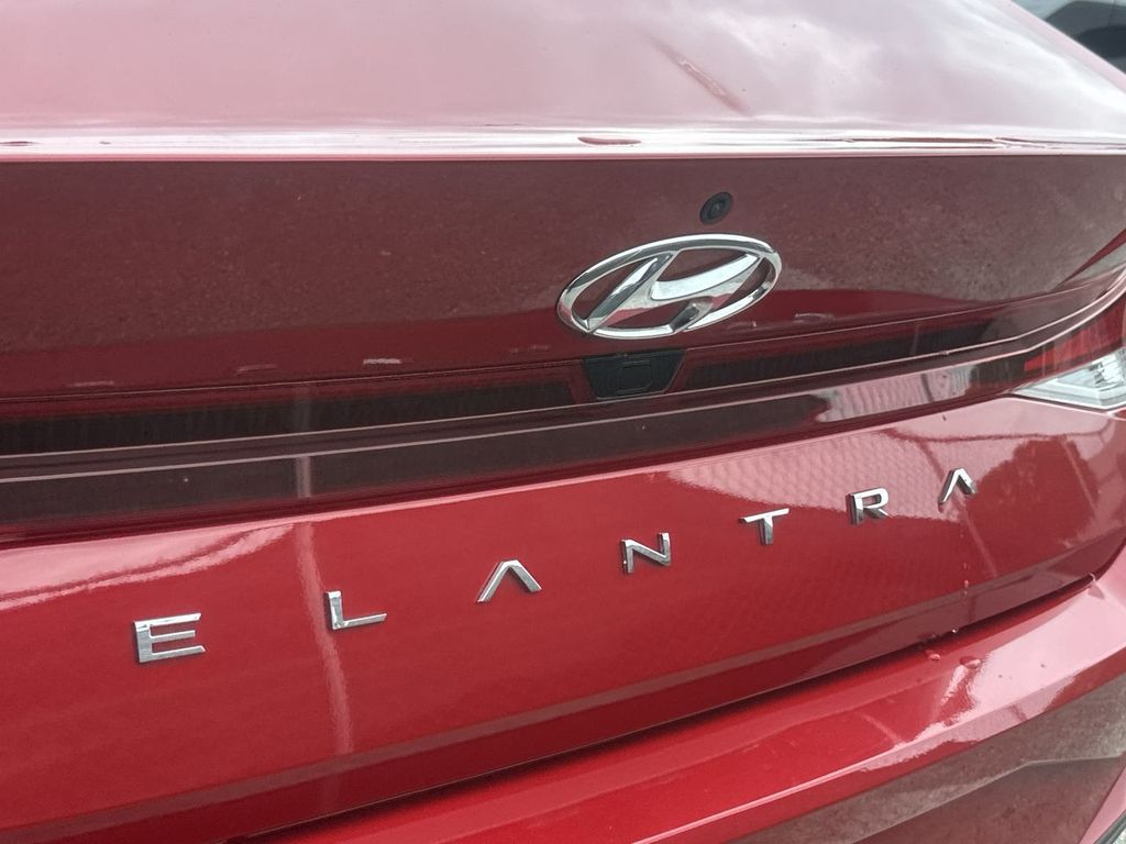 Thumbnail: 2023 Hyundai Elantra - 7