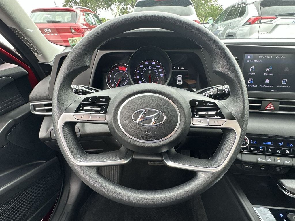 Thumbnail: 2023 Hyundai Elantra - 10