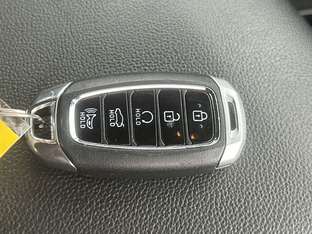 Thumbnail: 2023 Hyundai Elantra - 19