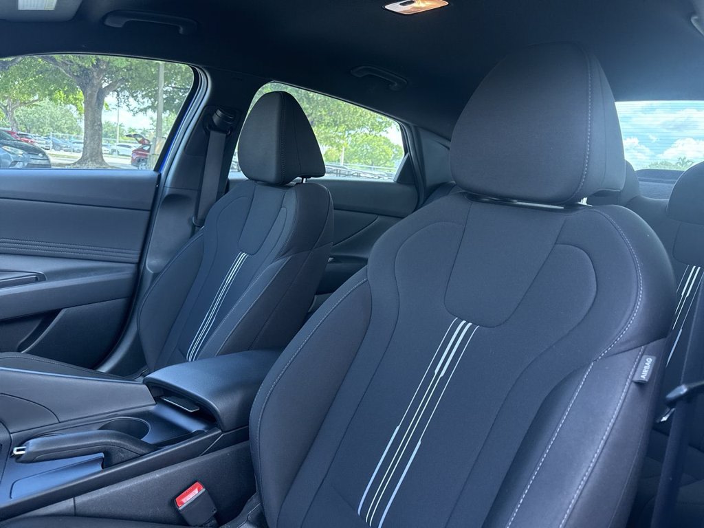 Thumbnail: 2025 Hyundai Elantra - 10