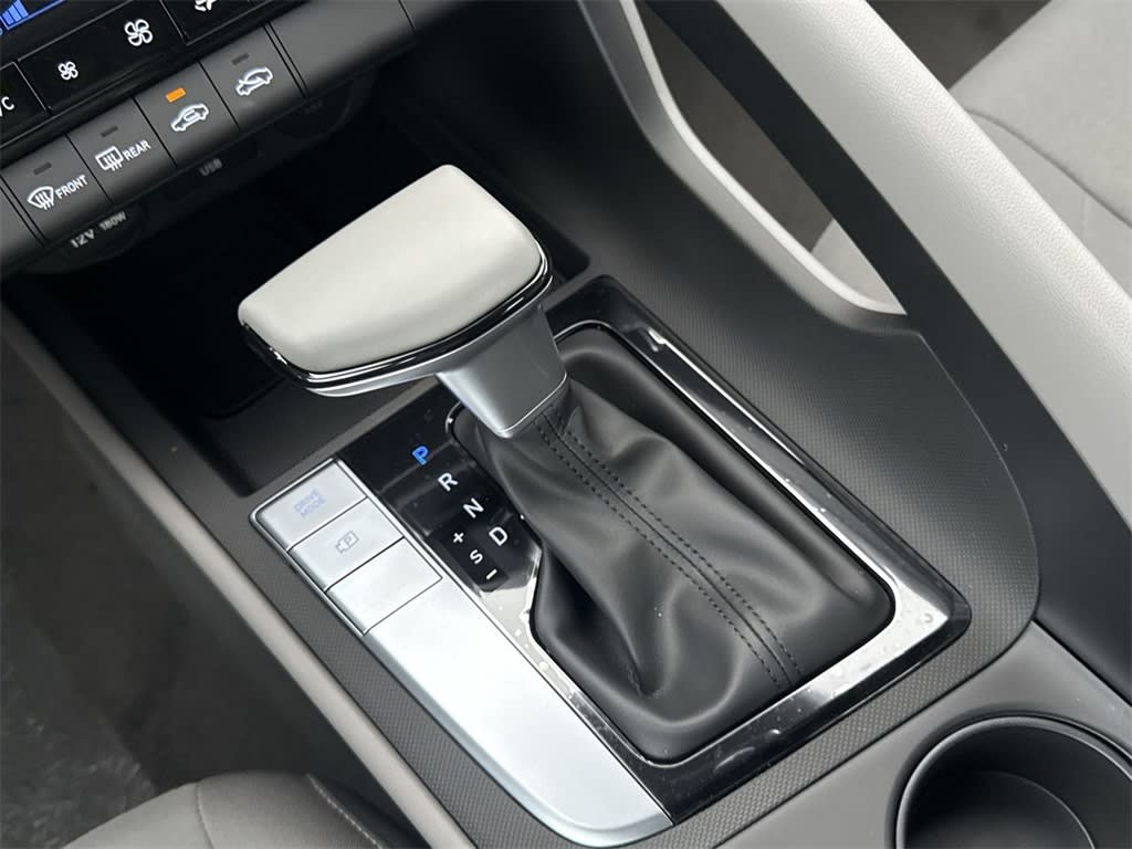 Thumbnail: 2025 Hyundai Elantra - 15