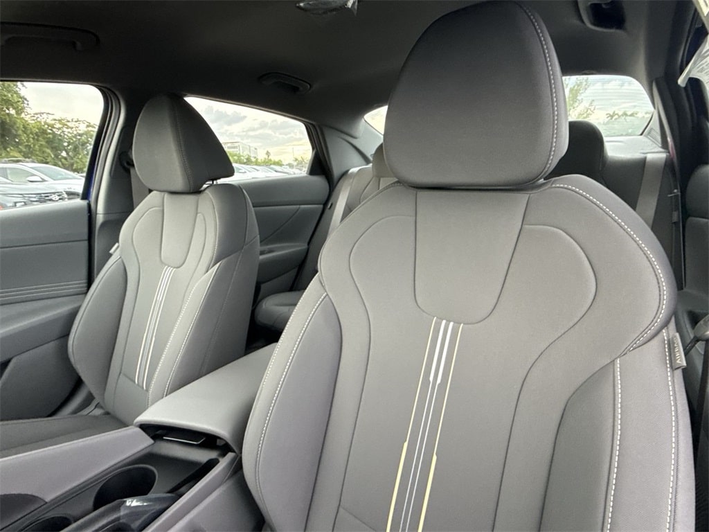 Thumbnail: 2025 Hyundai Elantra - 10