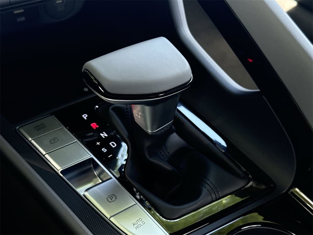 Thumbnail: 2025 Hyundai Elantra - 17