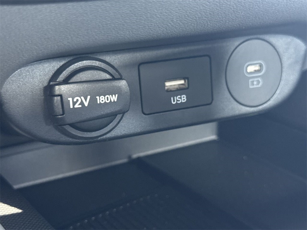 Thumbnail: 2025 Hyundai Elantra - 26