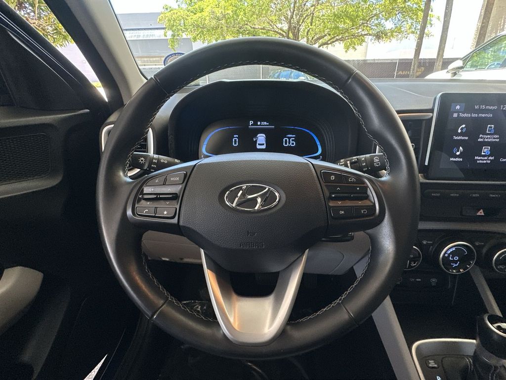 Thumbnail: 2023 Hyundai Venue - 10