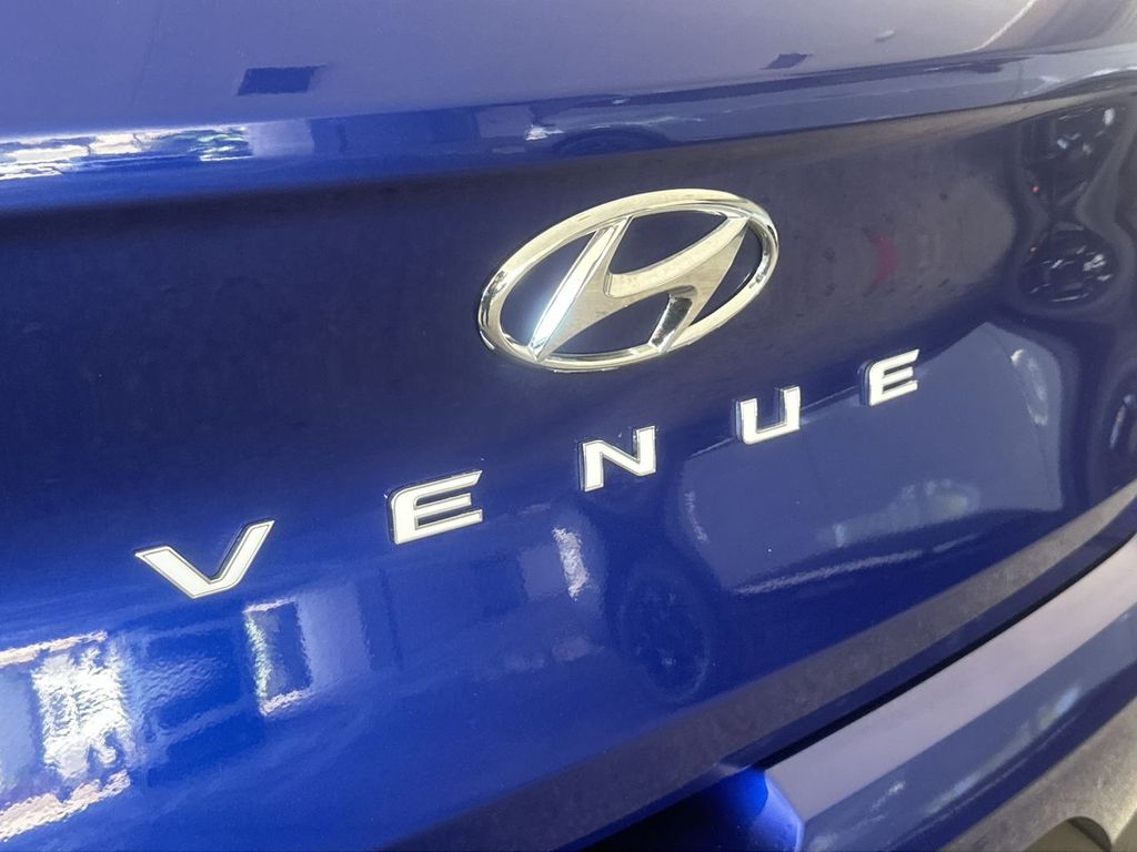 Thumbnail: 2023 Hyundai Venue - 7