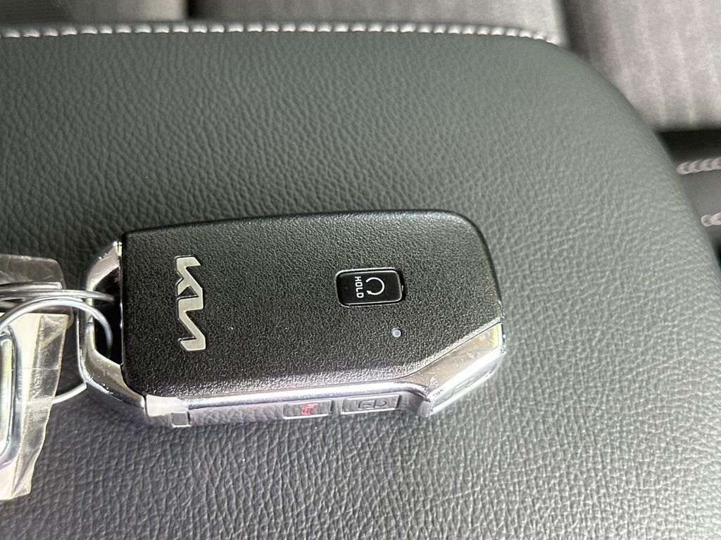 2023 Kia Soul EX - Photo 18