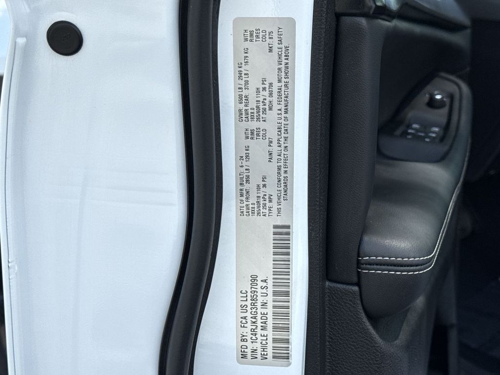 Thumbnail: 2024 Jeep Grand Cherokee L - 19