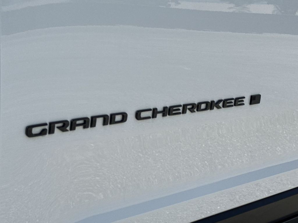Thumbnail: 2024 Jeep Grand Cherokee L - 7