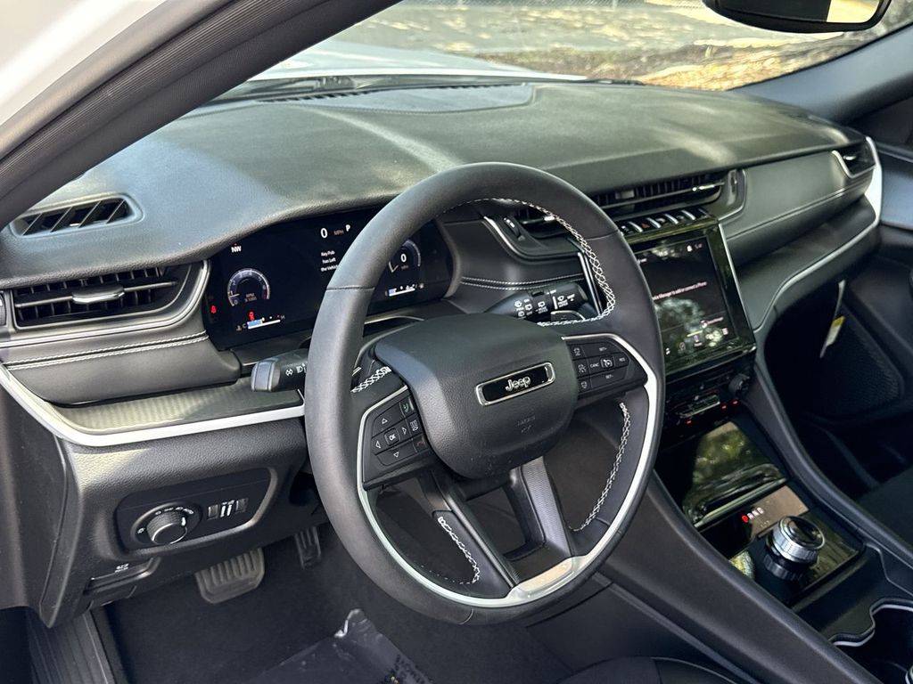 Thumbnail: 2024 Jeep Grand Cherokee L - 2