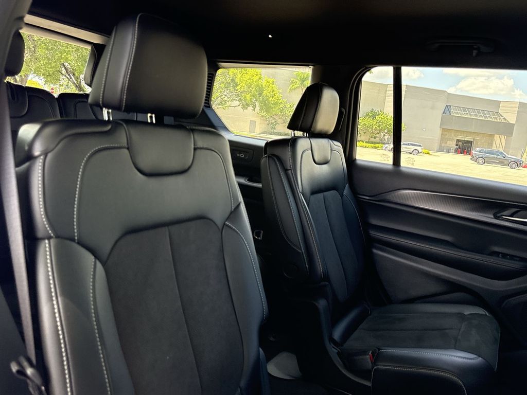 Thumbnail: 2024 Jeep Grand Cherokee L - 27