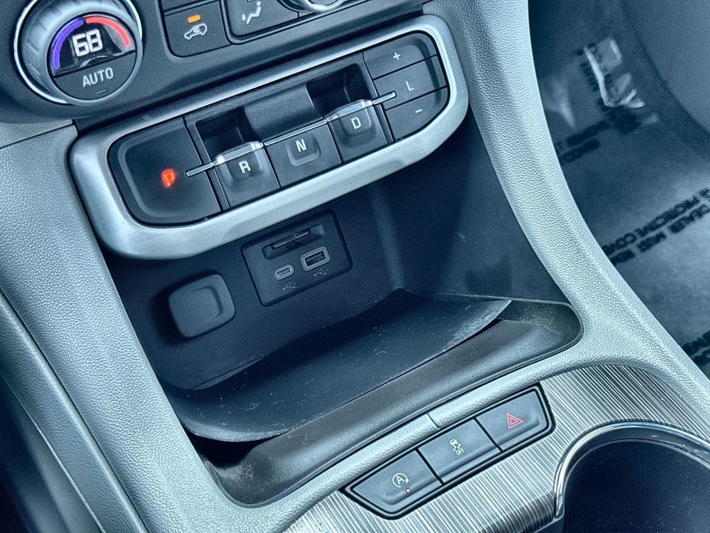 Thumbnail: 2023 GMC Acadia - 16