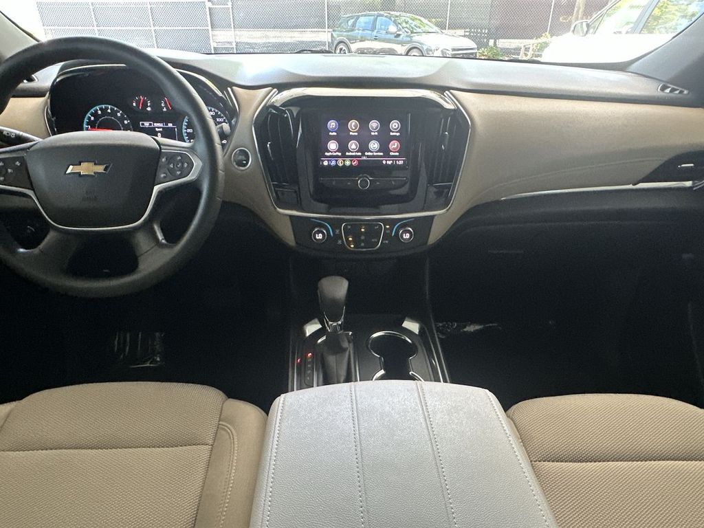 Thumbnail: 2023 Chevrolet Traverse - 14