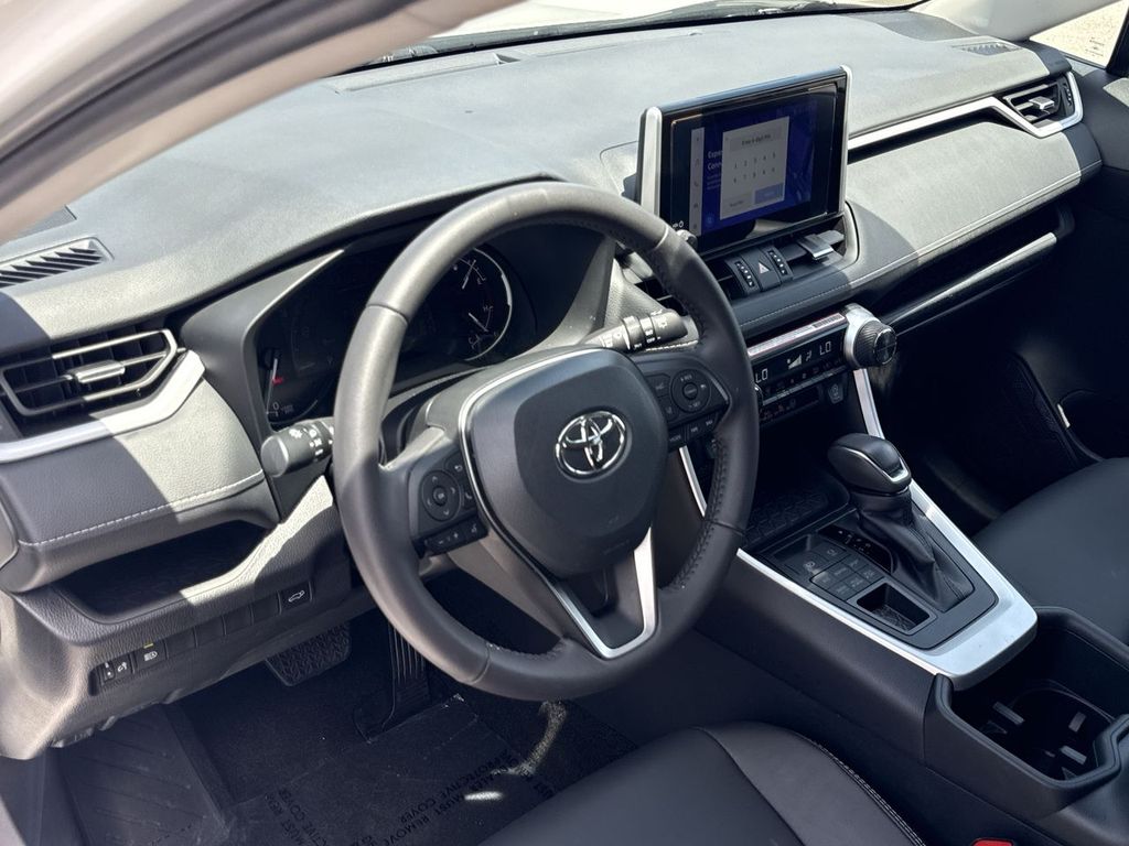 Thumbnail: 2025 Toyota RAV4 - 2