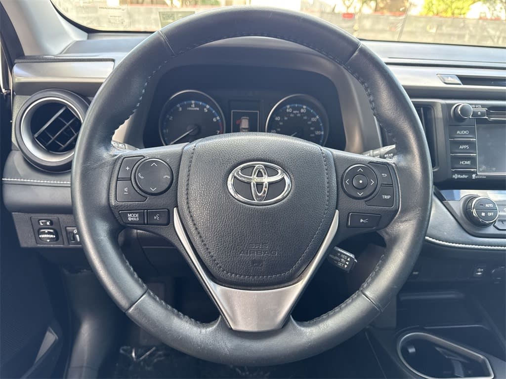 2018 Toyota RAV4 XLE 10