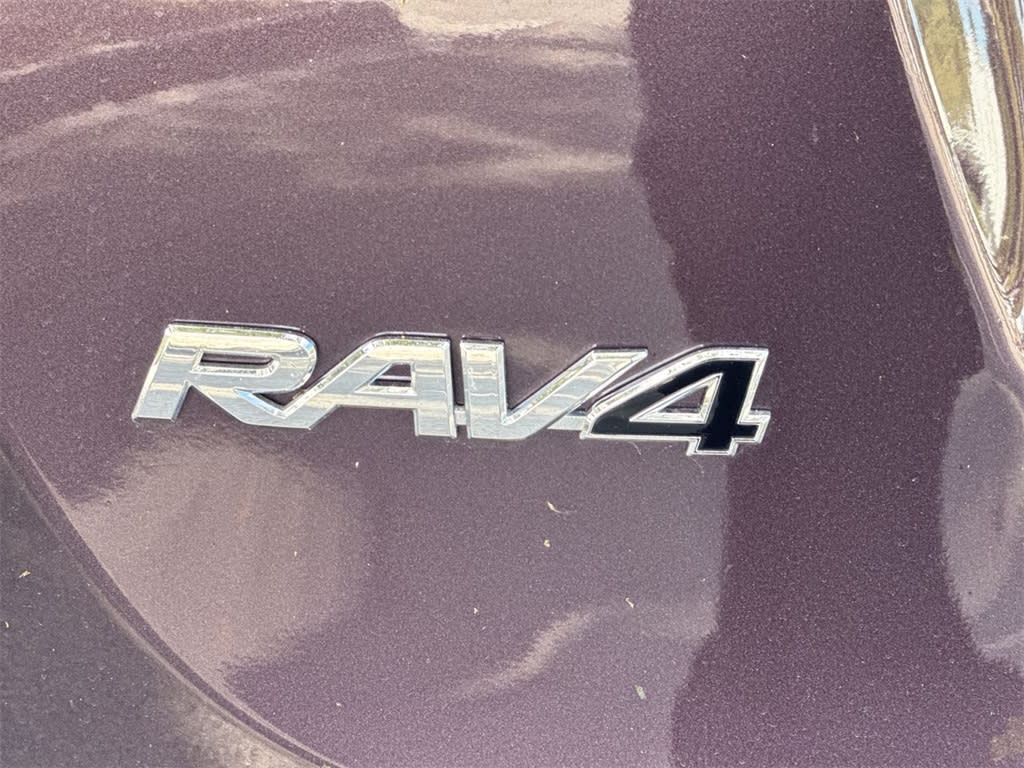 2018 Toyota RAV4 XLE 7