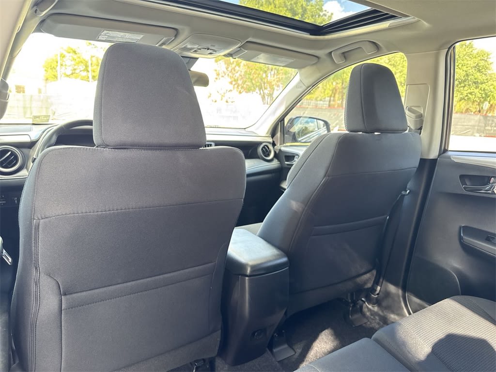 2018 Toyota RAV4 XLE 28