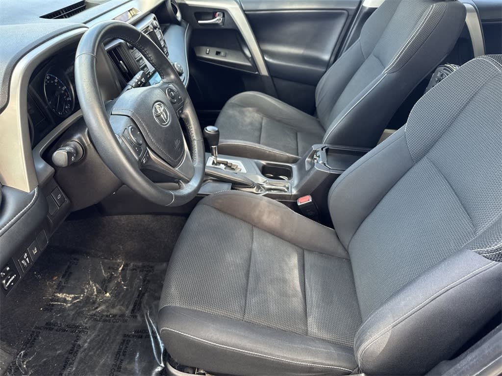 2018 Toyota RAV4 XLE 11