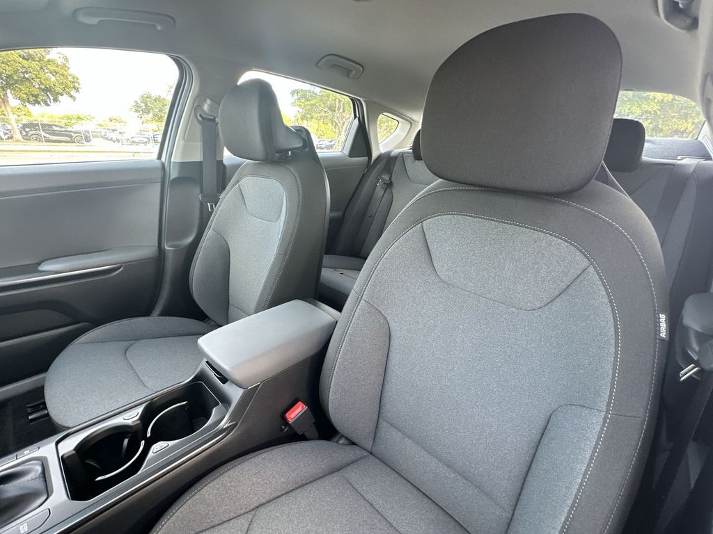 Thumbnail: 2025 Kia K4 - 11