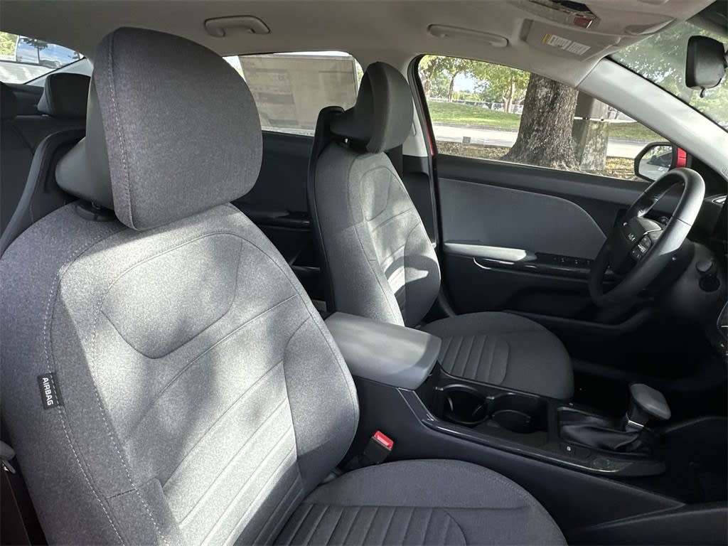 Thumbnail: 2025 Kia K4 - 28