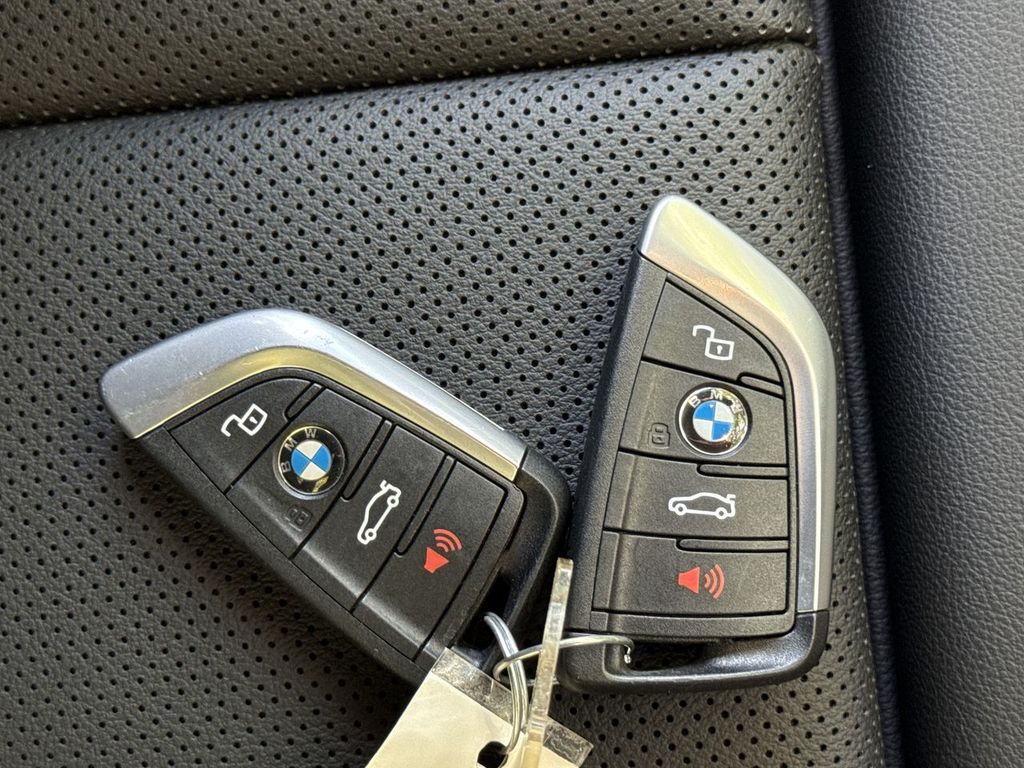 Thumbnail: 2026 BMW 3 Series - 18