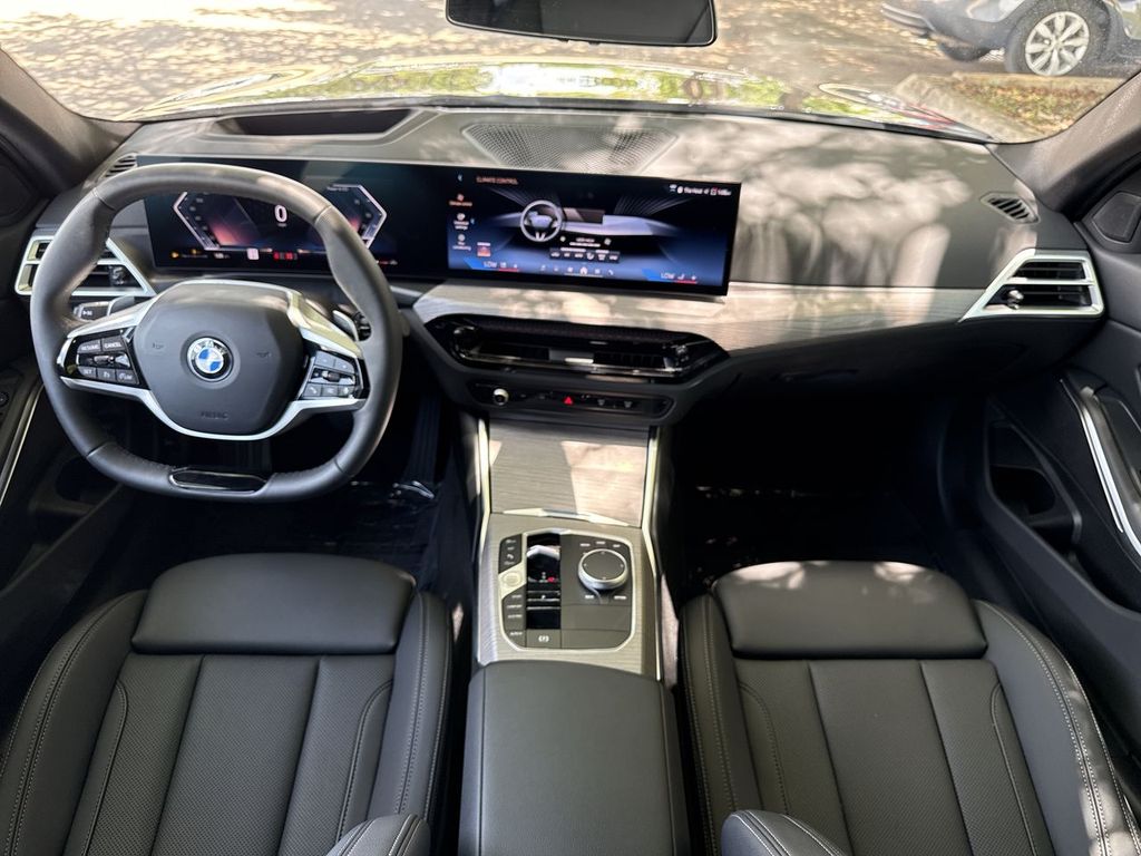 Thumbnail: 2026 BMW 3 Series - 13