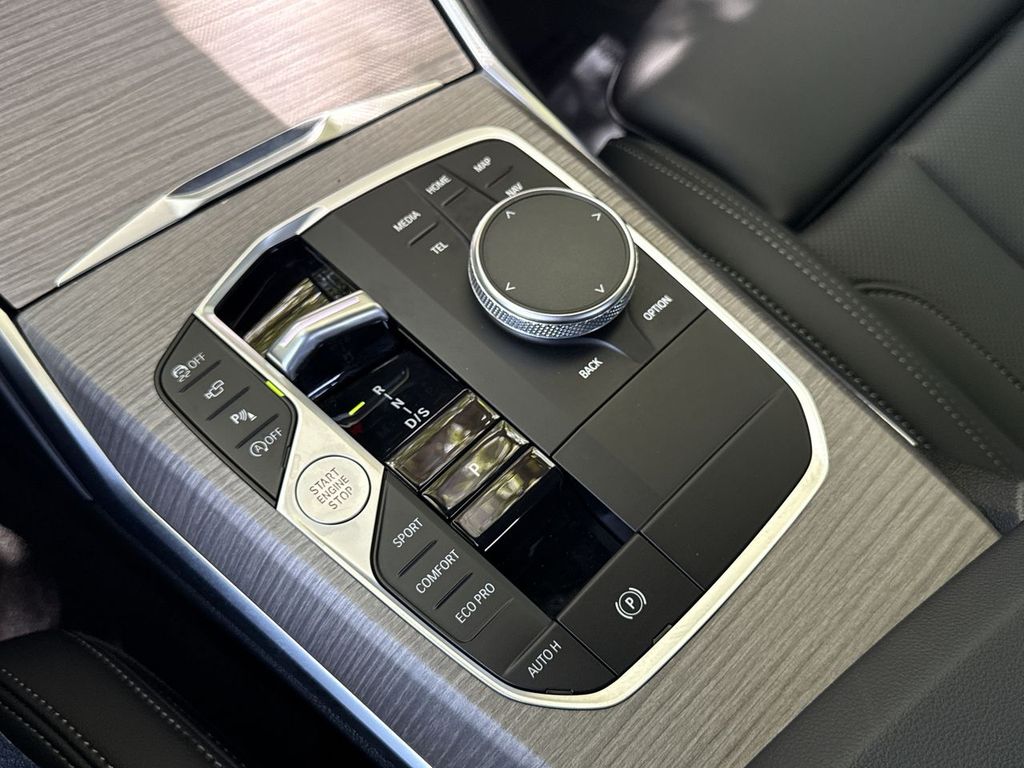Thumbnail: 2026 BMW 3 Series - 15