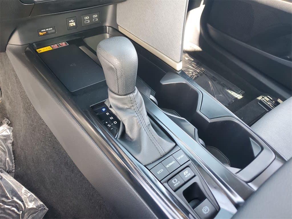 Thumbnail: 2025 Toyota Camry - 16