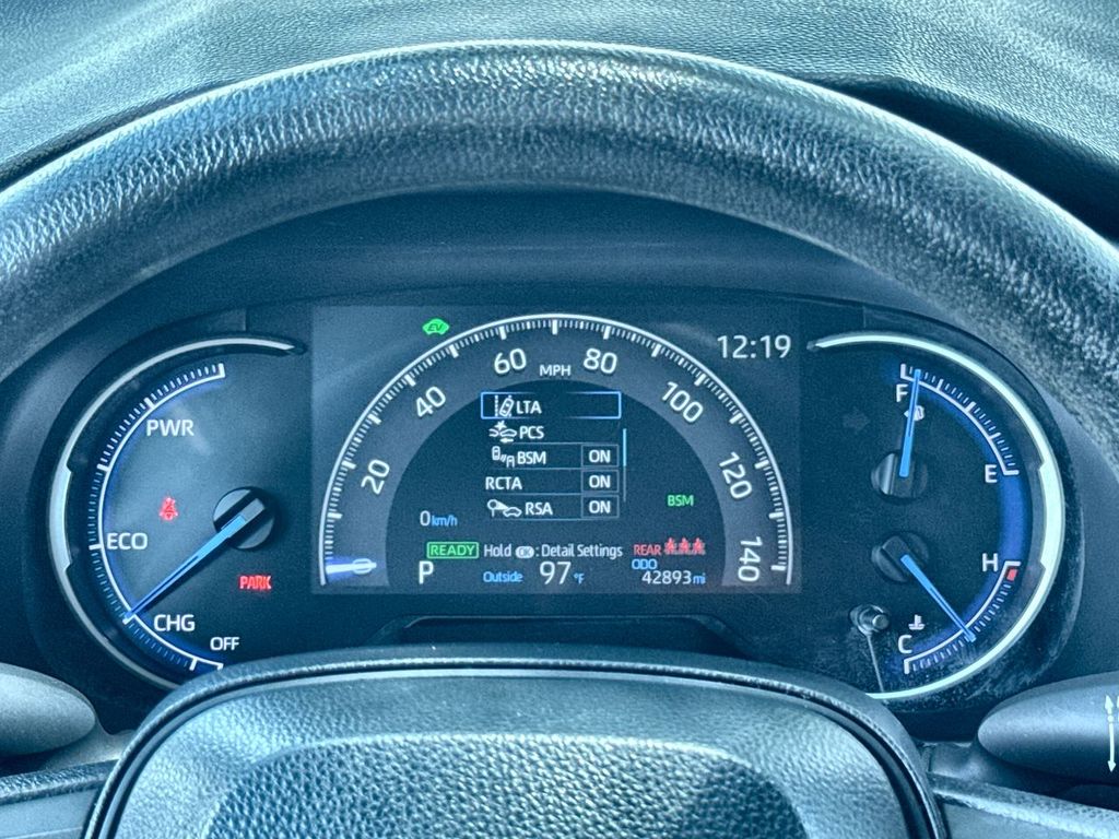 Thumbnail: 2025 Toyota RAV4 - 17
