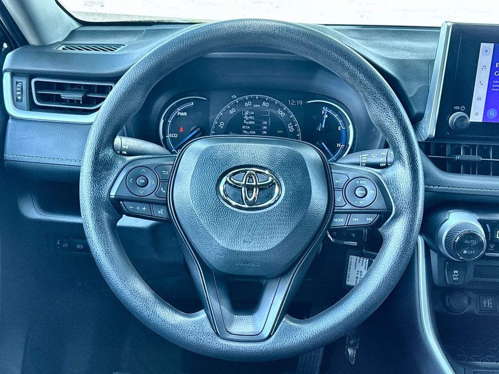 Thumbnail: 2025 Toyota RAV4 - 10