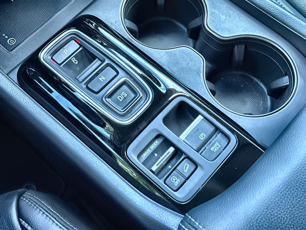 Thumbnail: 2023 Honda Pilot - 16