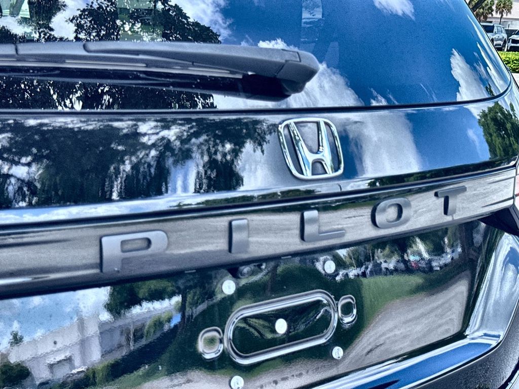 Thumbnail: 2023 Honda Pilot - 7
