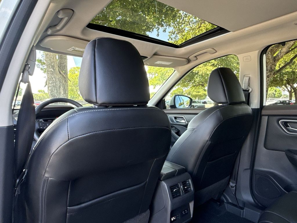Thumbnail: 2021 Nissan Rogue - 11