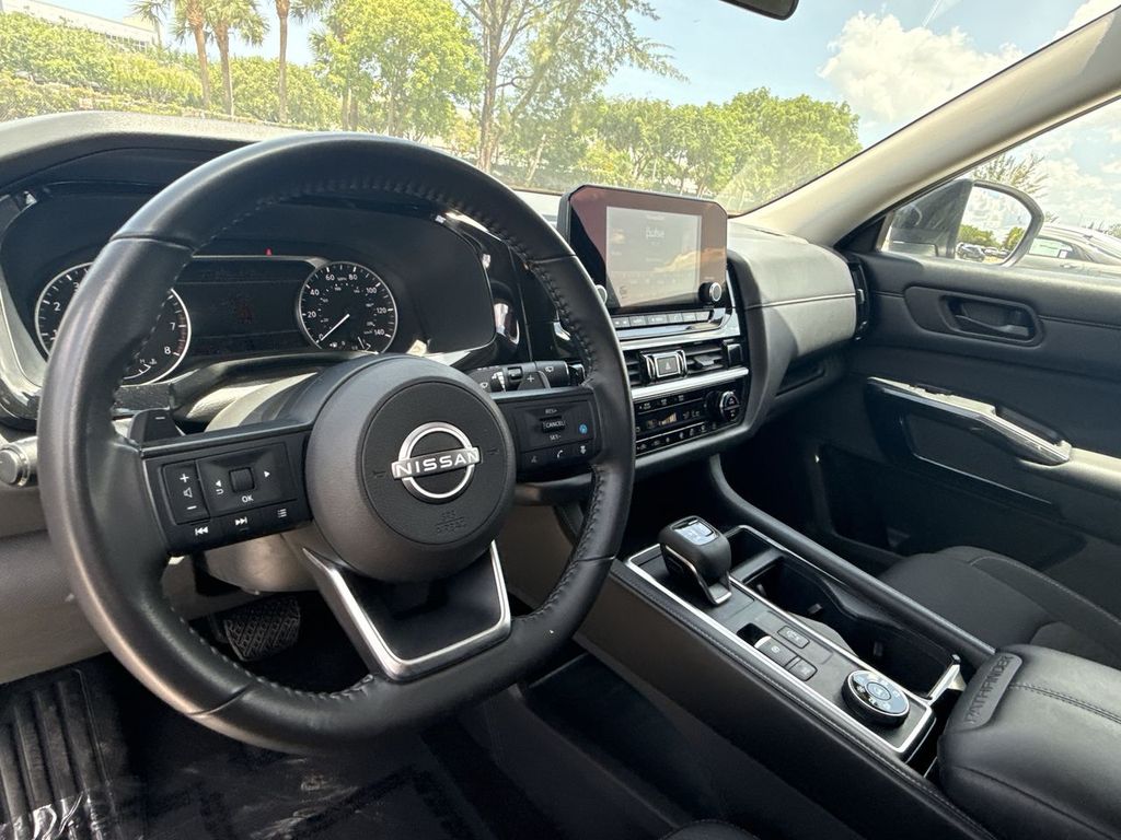 Thumbnail: 2025 Nissan Pathfinder - 10