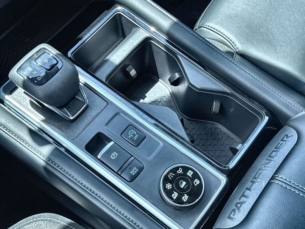 Thumbnail: 2025 Nissan Pathfinder - 16