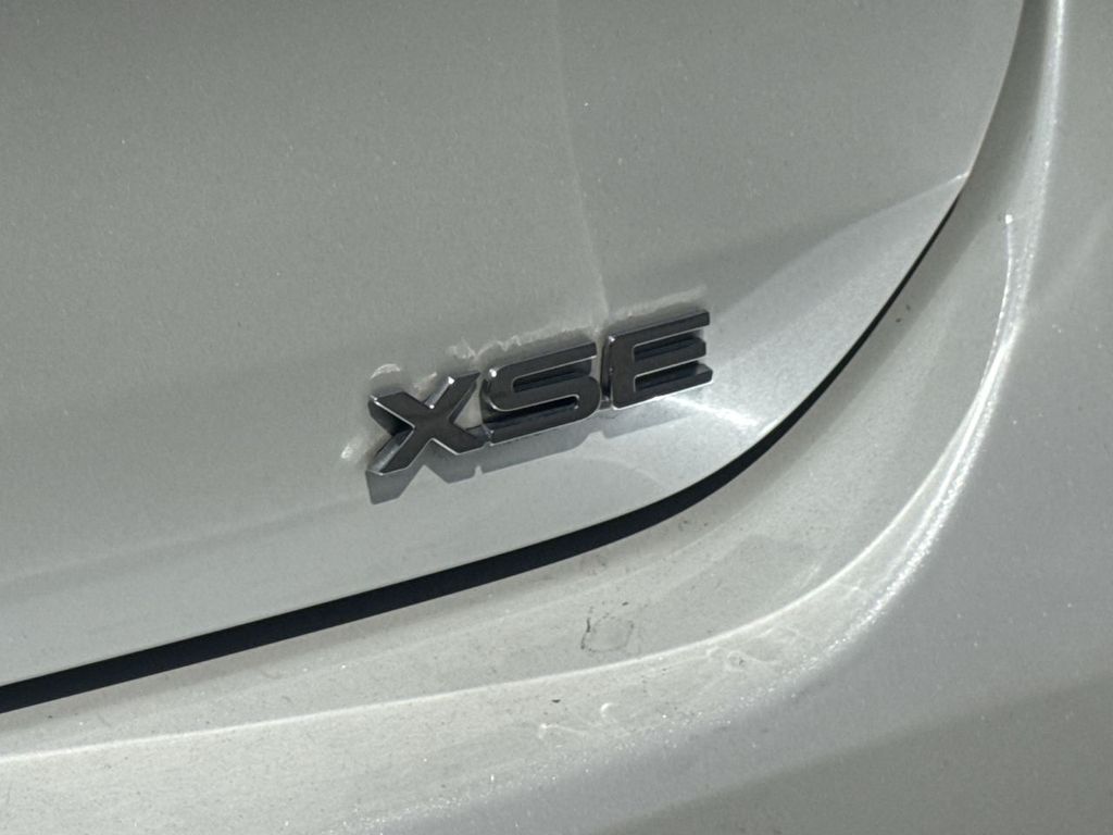 Thumbnail: 2024 Toyota Highlander - 7