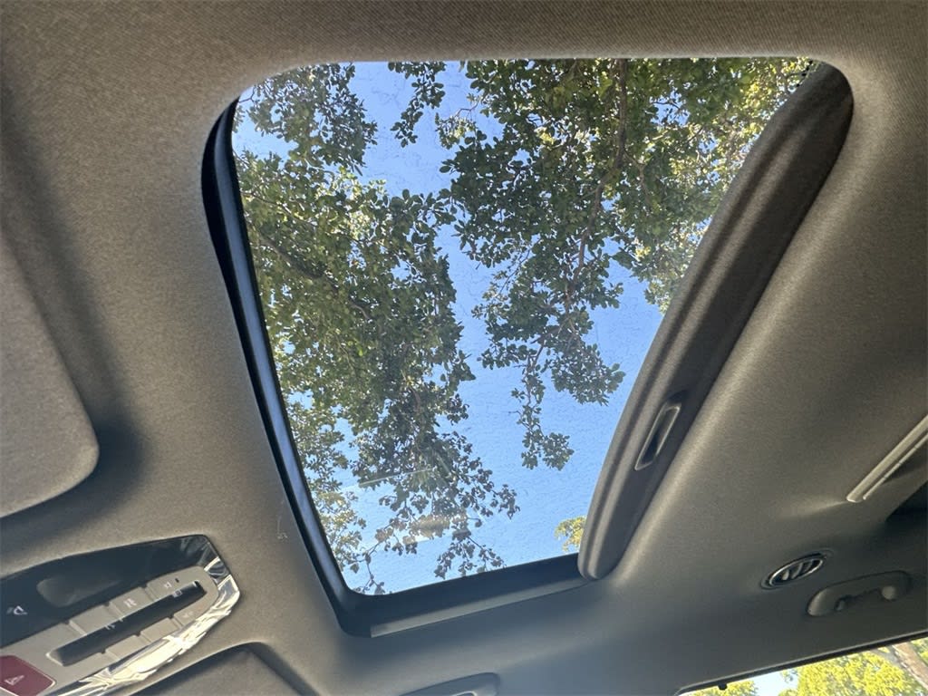 Thumbnail: 2026 Kia EV9 - 17