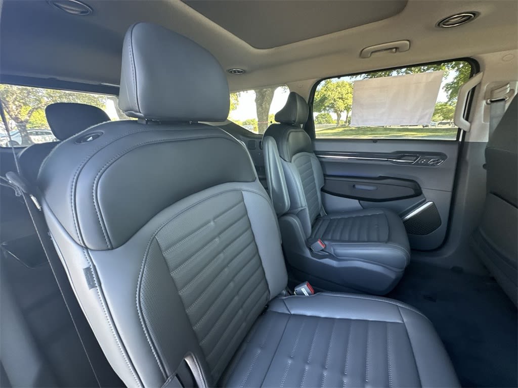 Thumbnail: 2026 Kia EV9 - 26