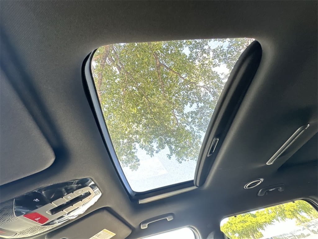 Thumbnail: 2026 Kia EV9 - 23