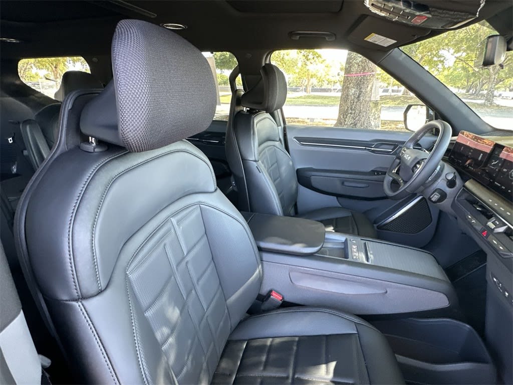 Thumbnail: 2026 Kia EV9 - 28