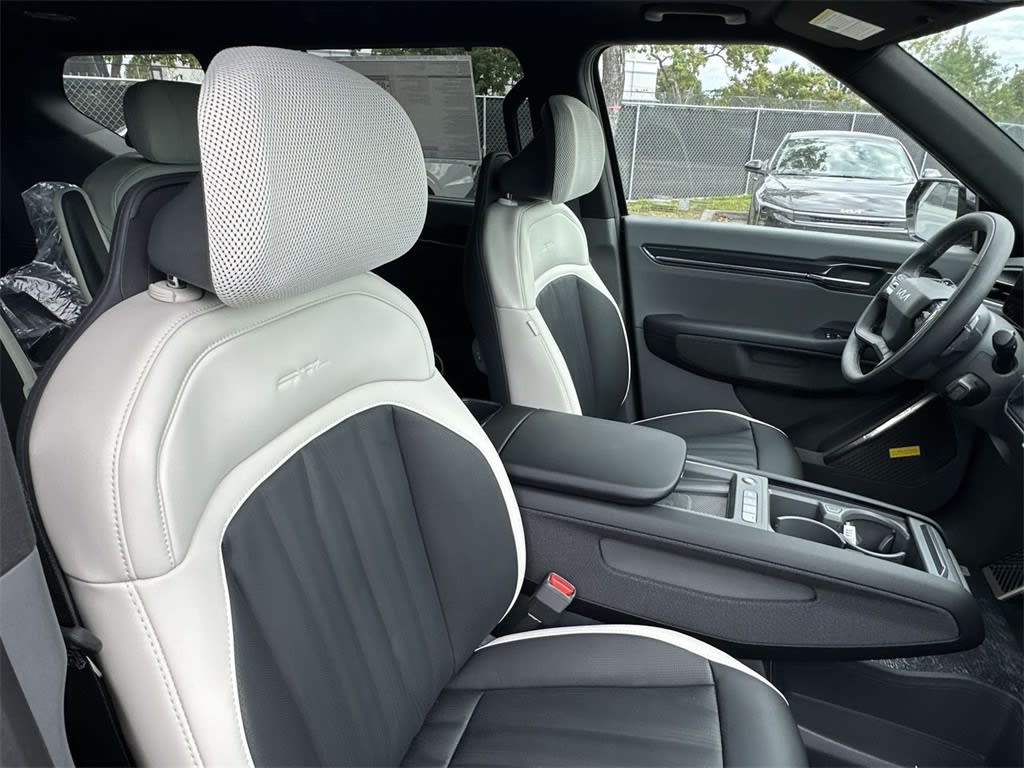 Thumbnail: 2026 Kia EV9 - 27