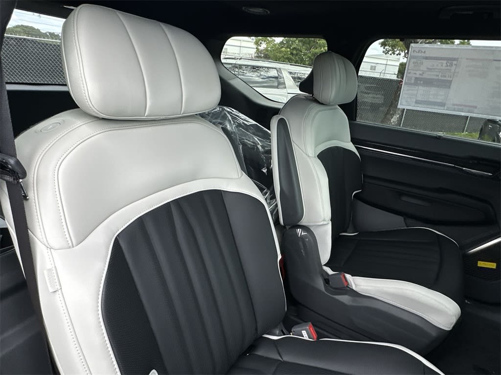 Thumbnail: 2026 Kia EV9 - 26