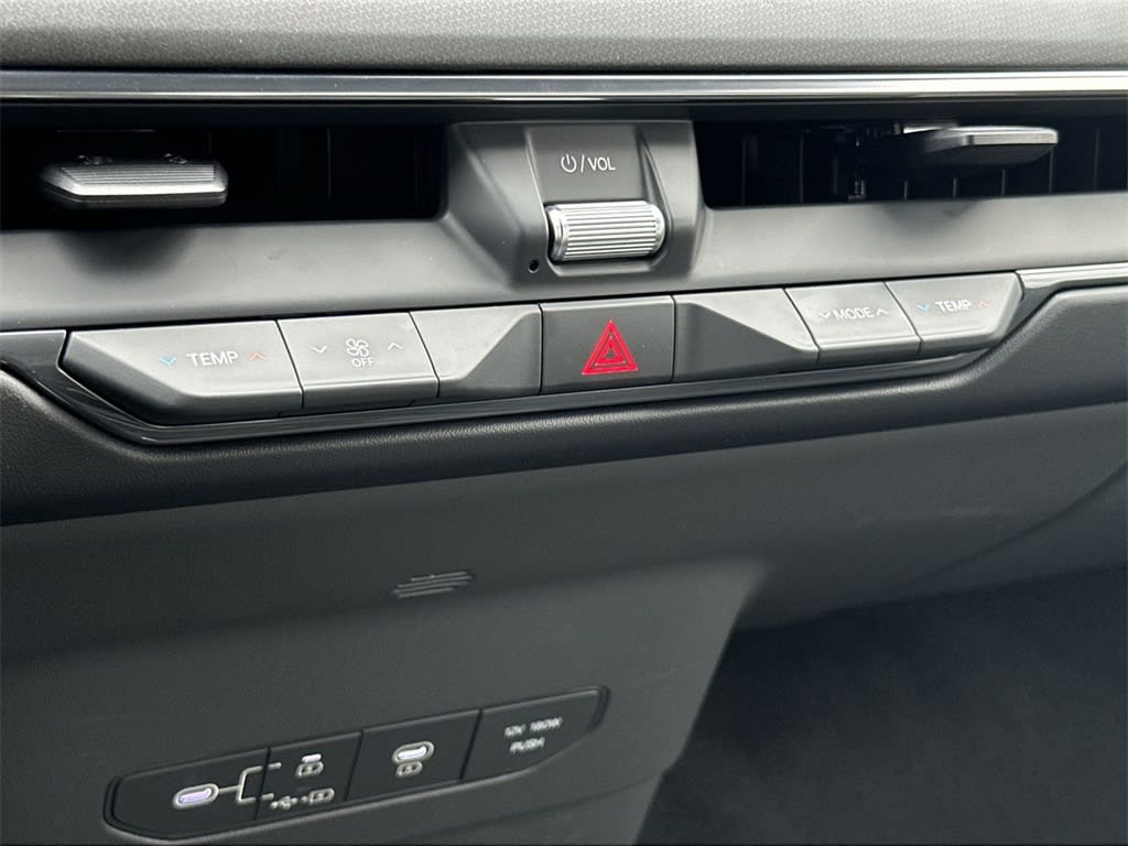 Thumbnail: 2026 Kia EV9 - 24