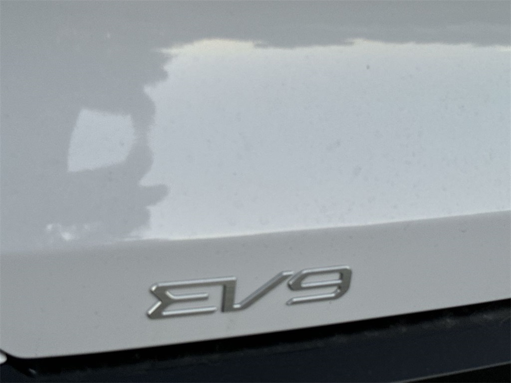 Thumbnail: 2026 Kia EV9 - 7