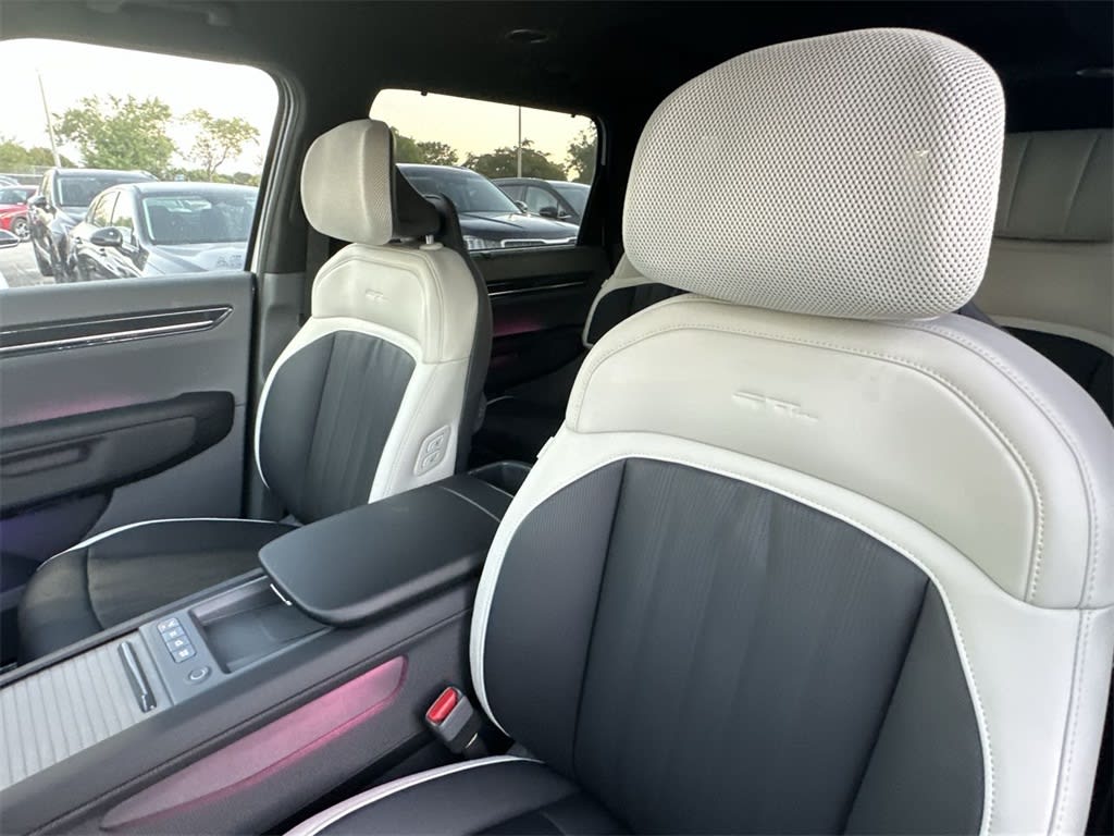 Thumbnail: 2026 Kia EV9 - 11