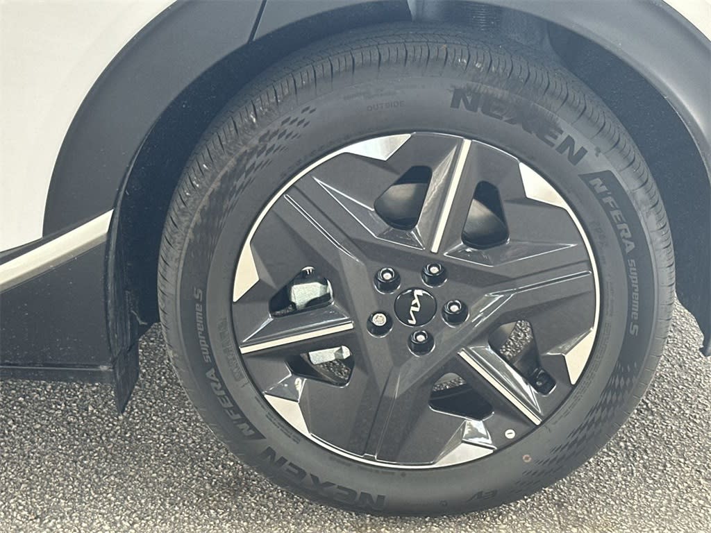 Thumbnail: 2025 Kia EV6 - 7