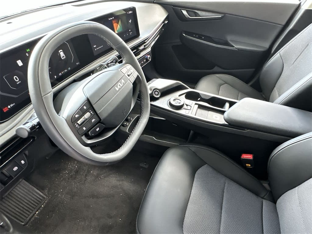 Thumbnail: 2025 Kia EV6 - 2