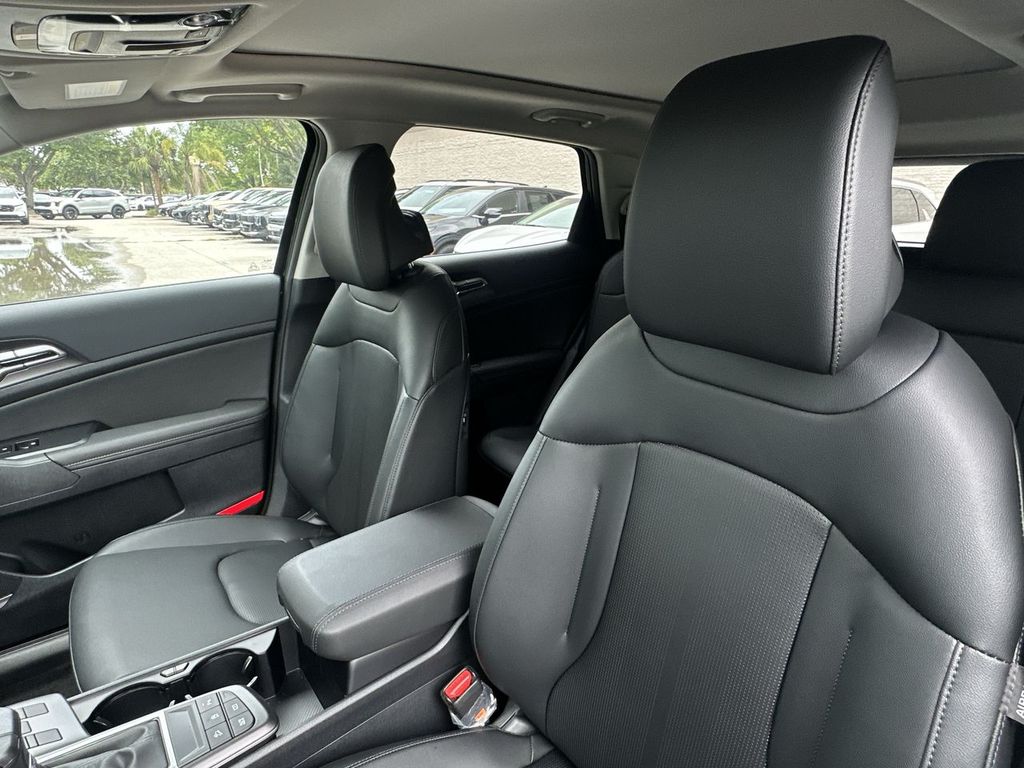 Thumbnail: 2026 Kia Sportage - 10