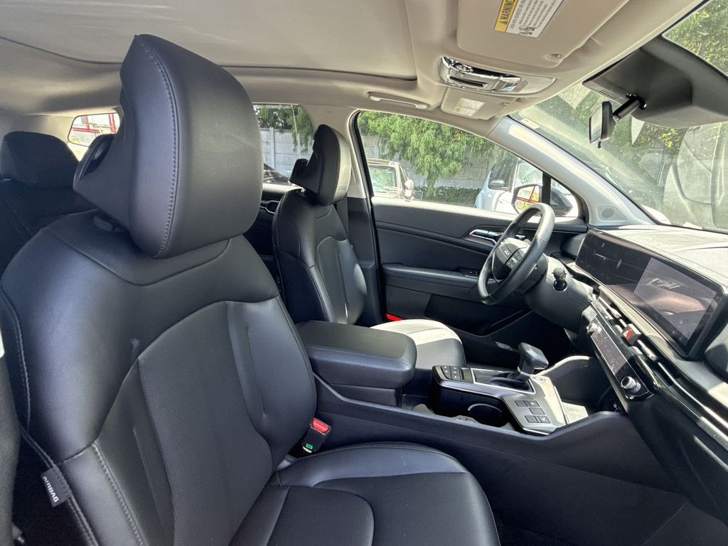 Thumbnail: 2026 Kia Sportage - 9