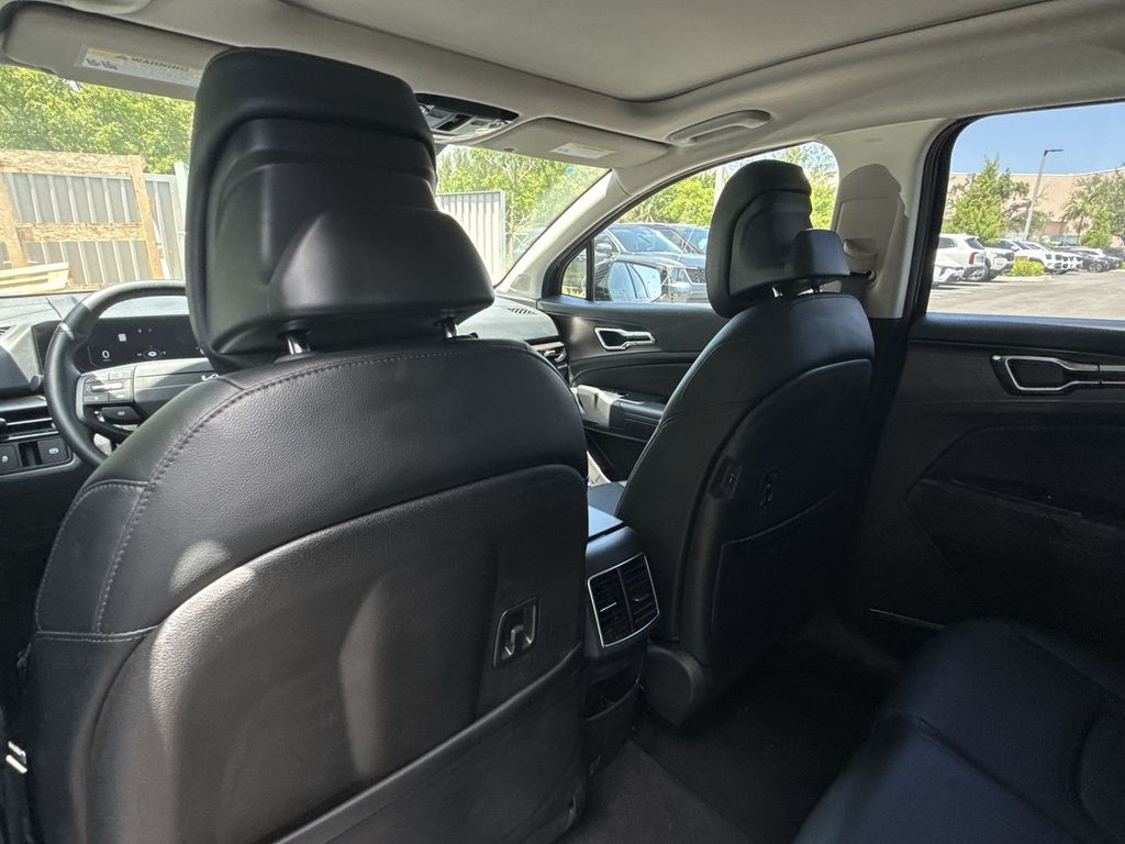 Thumbnail: 2026 Kia Sportage - 25